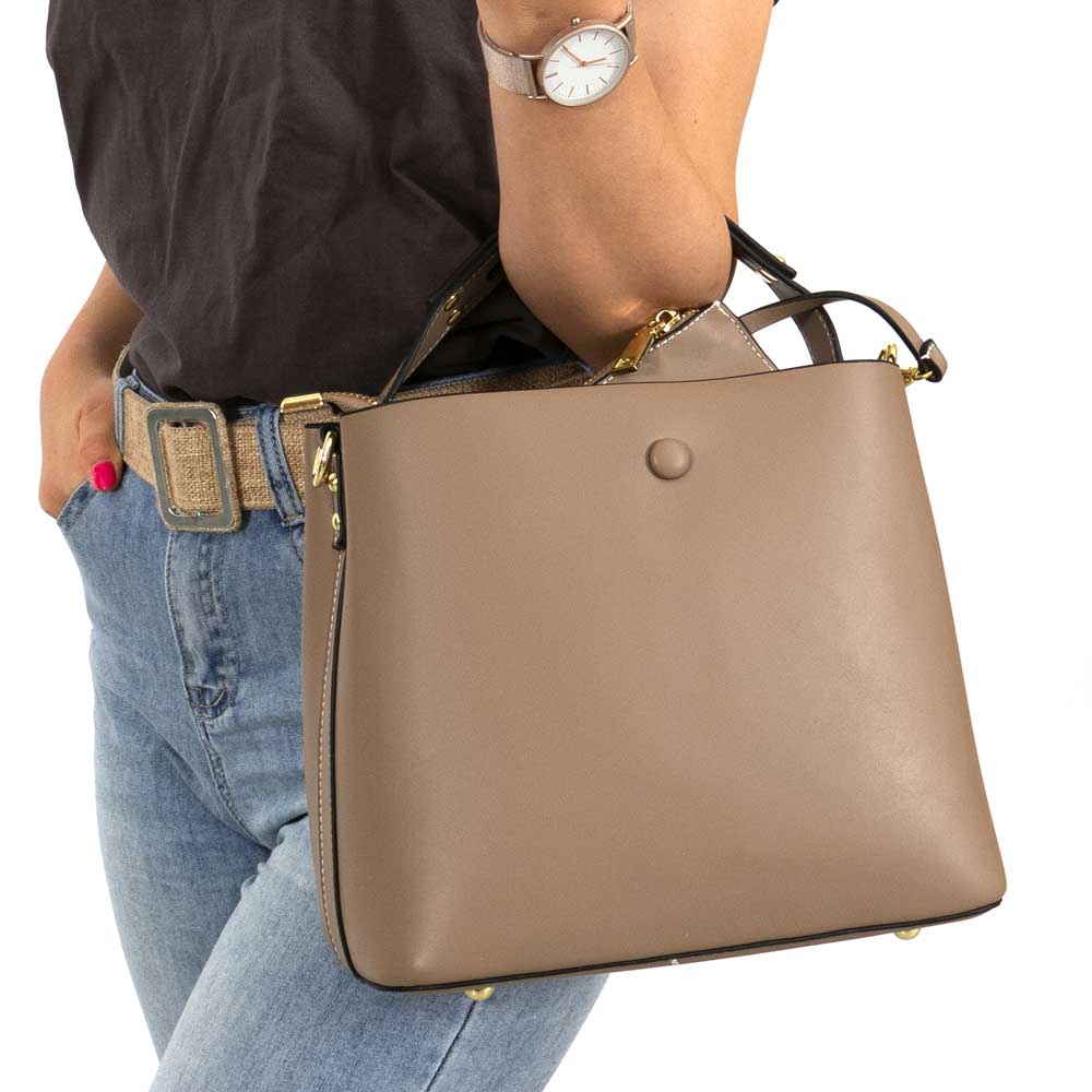 Класическа дамска чанта PAULA VENTI от висококачествена еко кожа модел LENE цвят бежов
