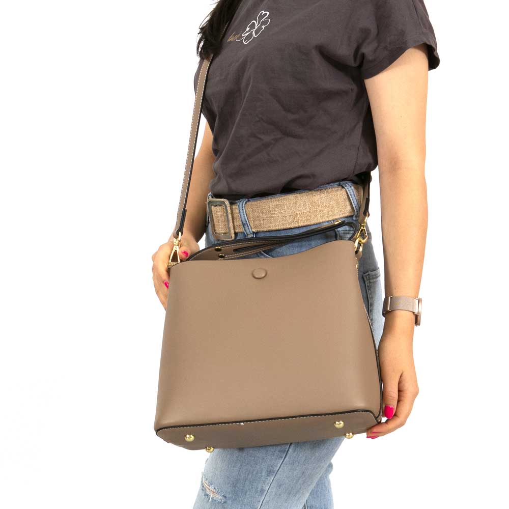 Класическа дамска чанта PAULA VENTI от висококачествена еко кожа модел LENE цвят бежов