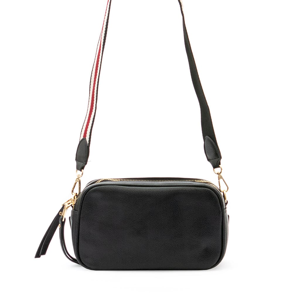 Малка дамска чанта от висококачествена еко кожа модел SINDY цвят черен