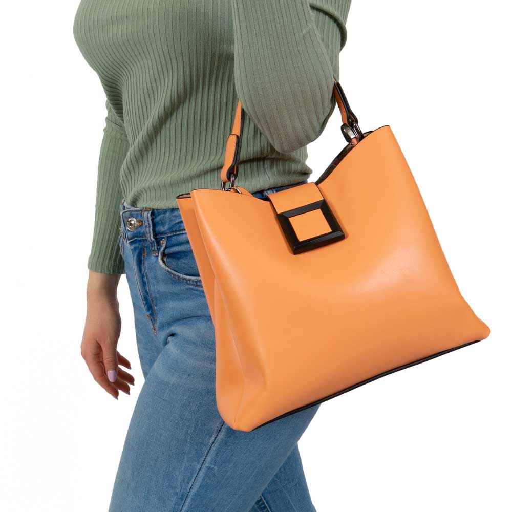 Дамска чанта PAULA VENTI модел FERARRA еко кожа oранжев