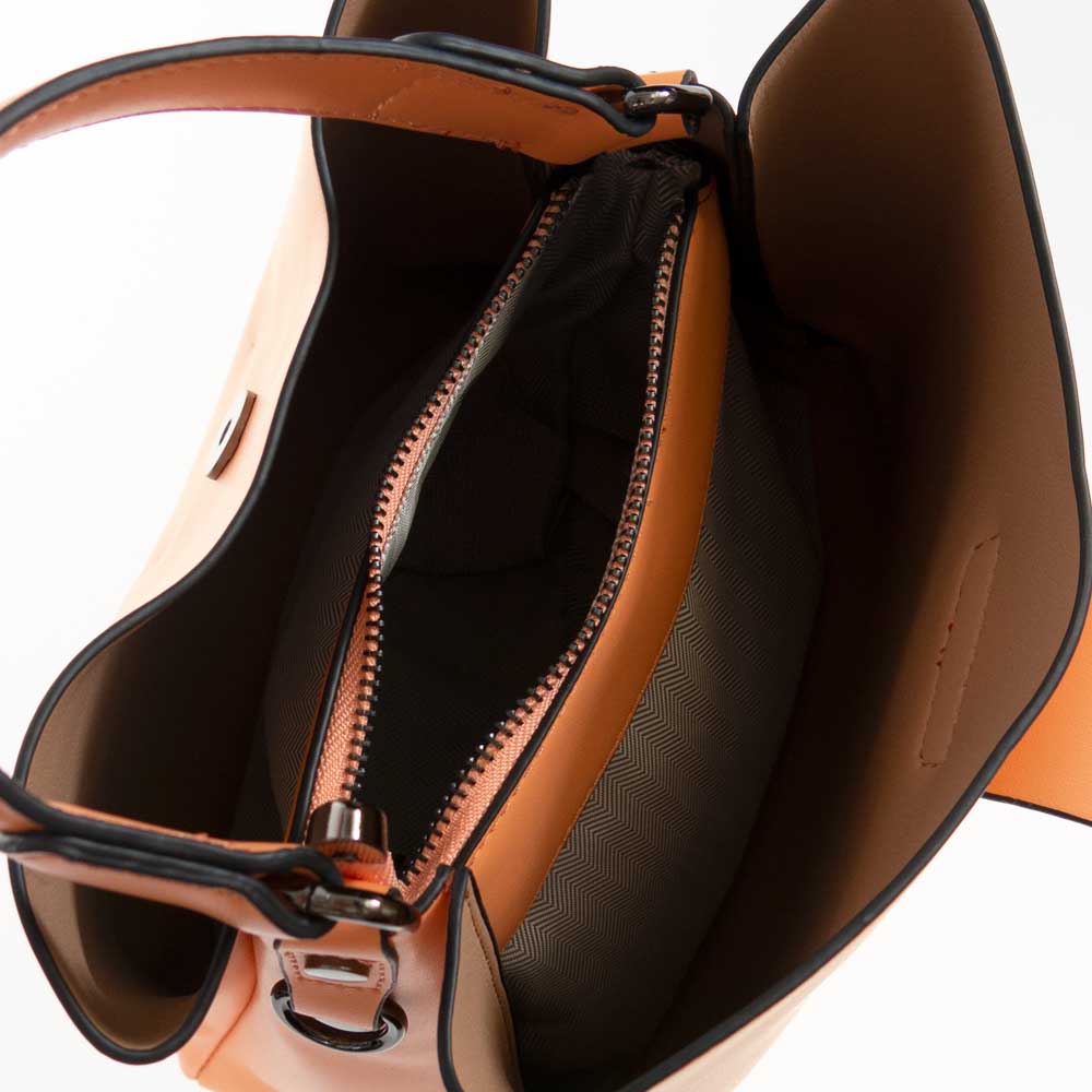 Дамска чанта PAULA VENTI модел FERARRA еко кожа oранжев