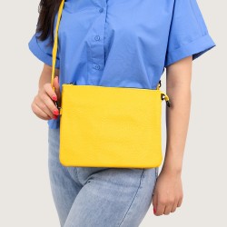 Малка дамска чанта Paula Venti модел AMORE еко кожа жълт