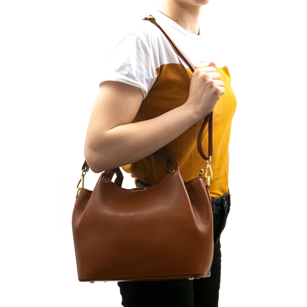 Артистична дамска чанта PAULA VENTI модел LIVIA от висококачествена естествена кожа цвят кафяв