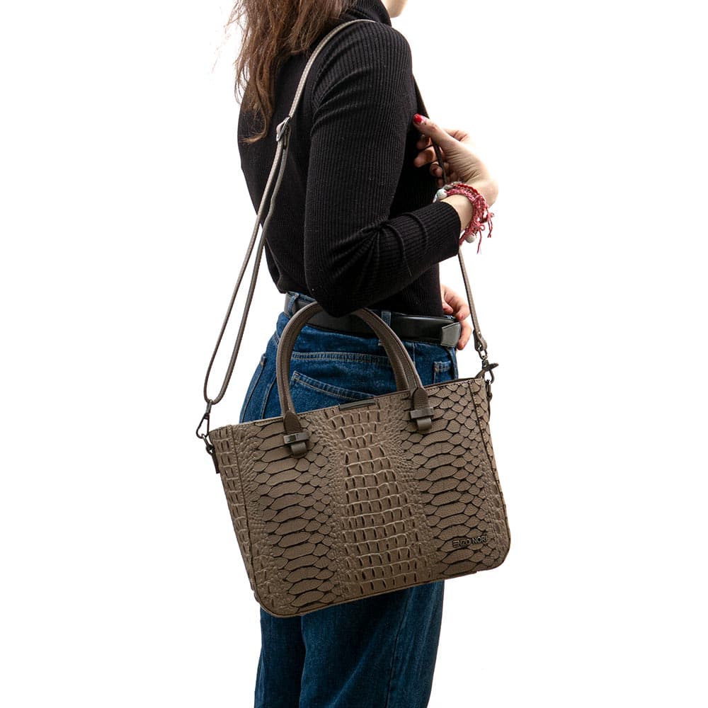 Голяма дамска чанта ENZO NORI модел MILANA естествена фина напа кожа цвят бежов кроко лак