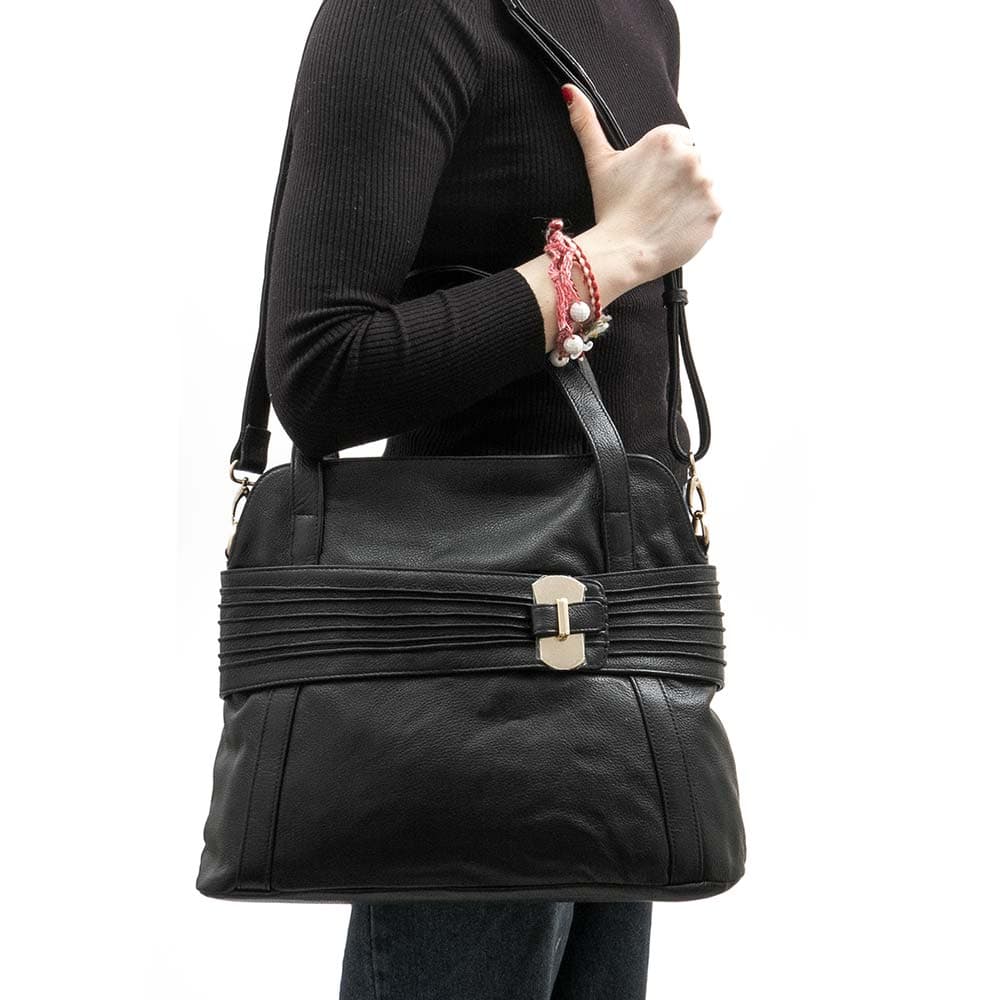 Модерна дамска чанта PAULA VENTI модел AMANDA от висококачествена естествена кожа цвят черен