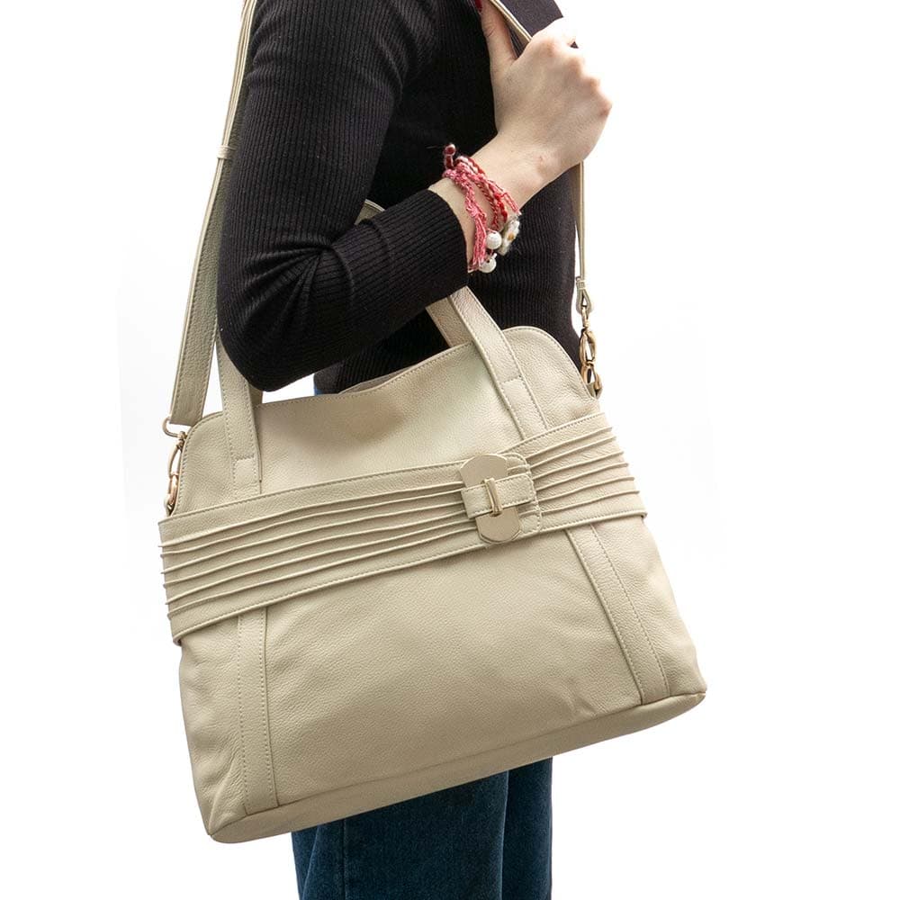Стилна дамска чанта PAULA VENTI модел AMANDA от висококачествена естествена кожа цвят бежов