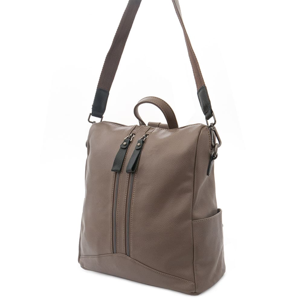 Практична кожена дамска раница дамска чанта 2 в 1 PAULA VENTI модел ZIPPER от еко кожа цвят бежов