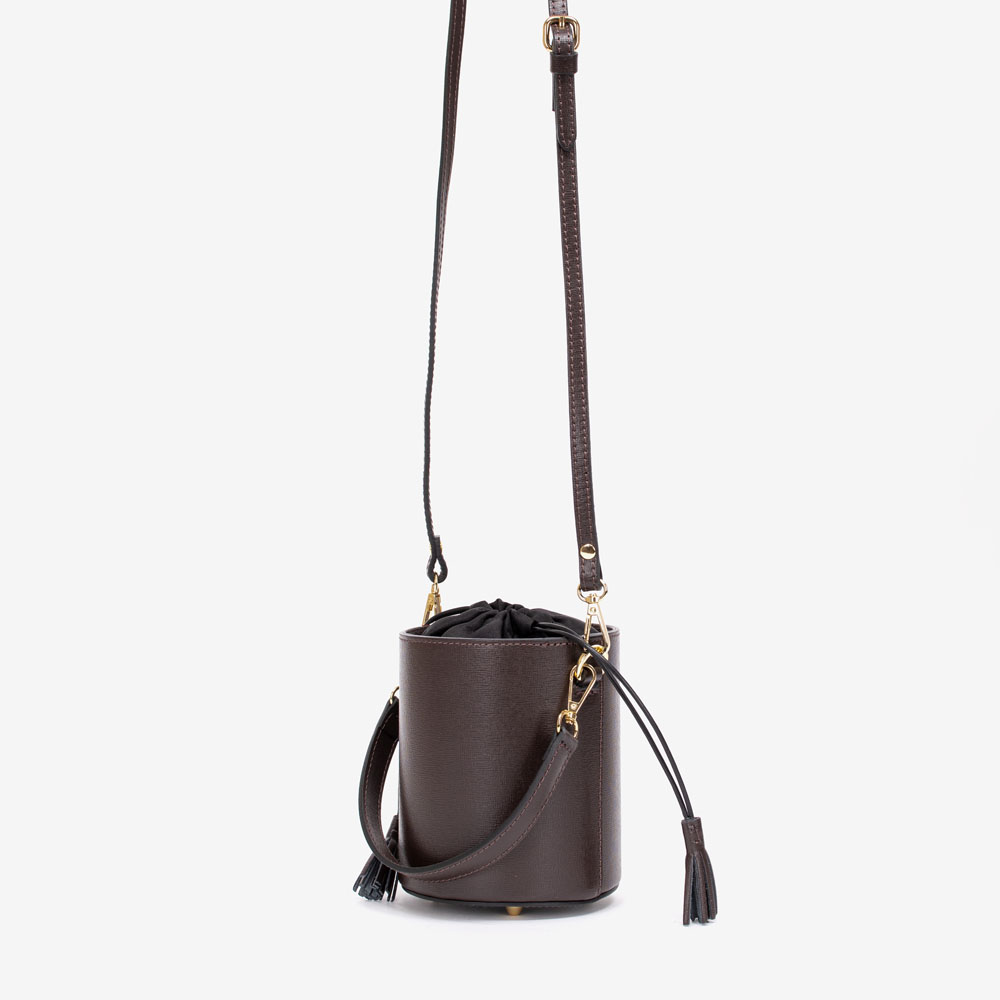 Малка дамска чанта модел CONCHITA италианска естествена кожа тъмно кафяв