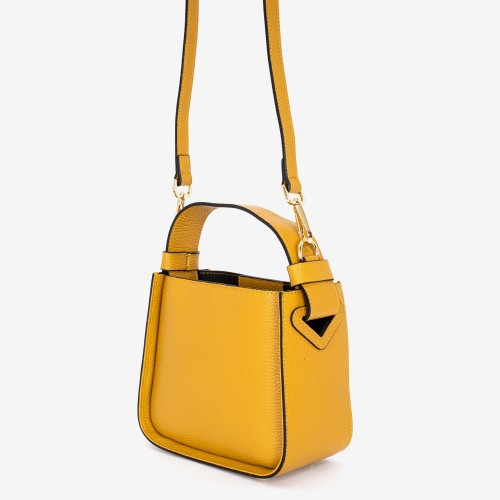 Малка дамска чанта модел DONA италианска естествена кожа жълт
