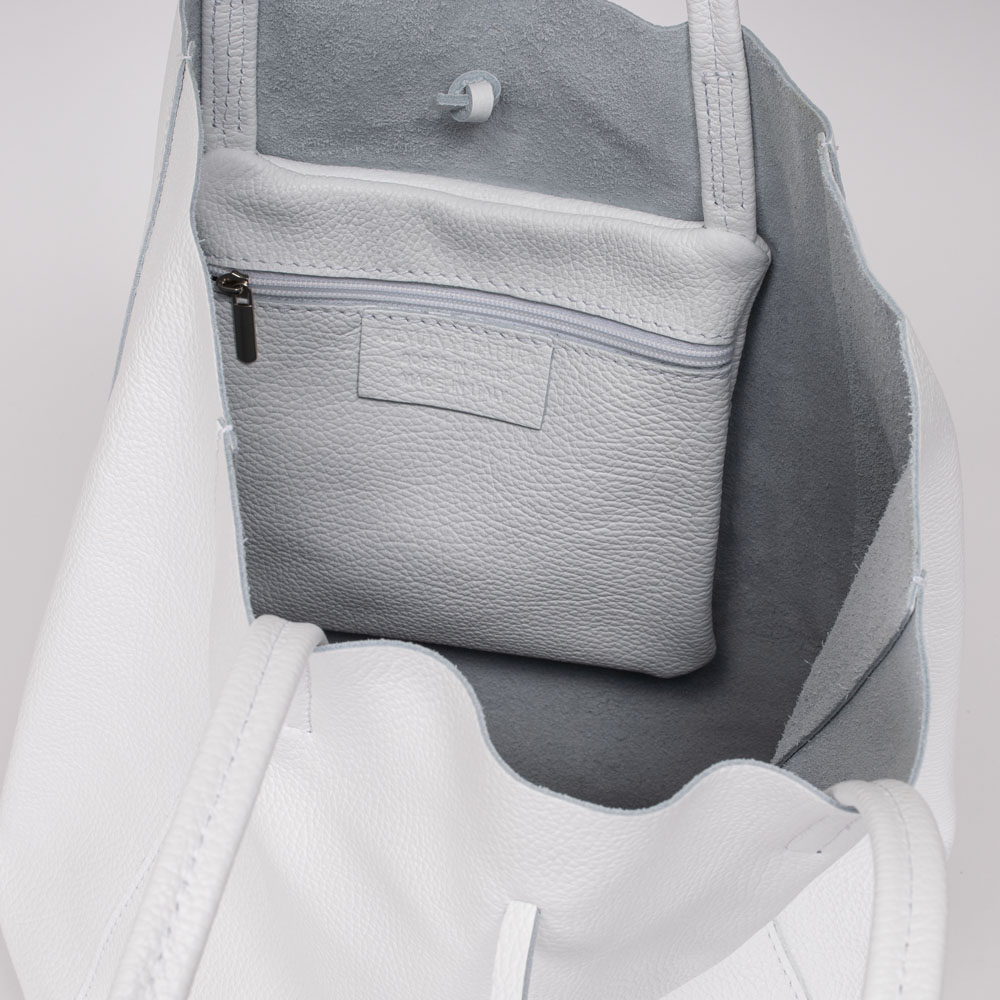 Дамска чанта модел SHELBY италианска естествена кожа бял