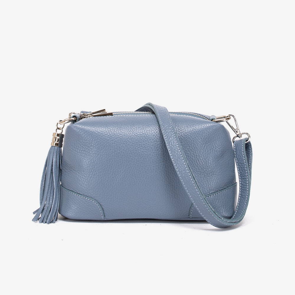 Дамска чанта модел ZOYLA италианска естествена кожа светло син