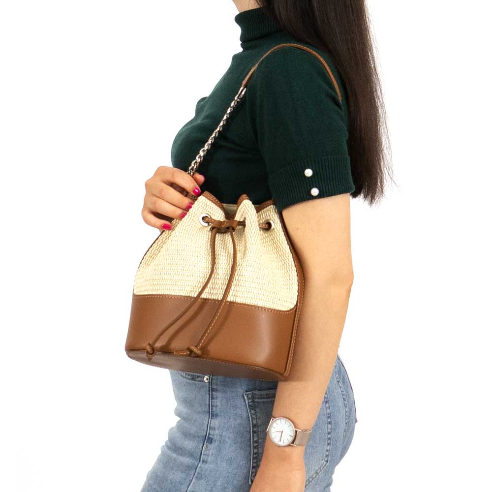 Лятна плетена дамска чанта от италианска естествена кожа модел DELFINA цвят кафяв