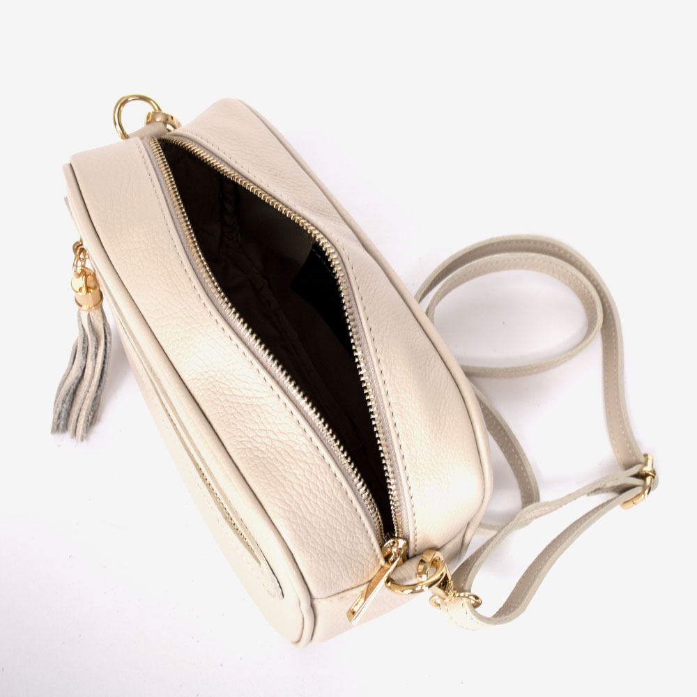 Дамска чанта модел BONI италианска естествена кожа екрю