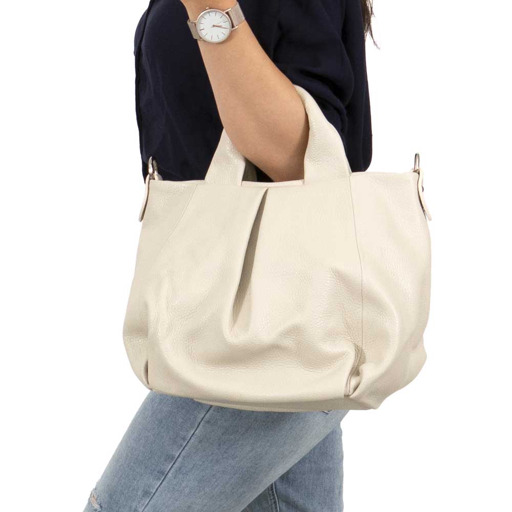 Актуална дамска чанта от италианска естествена кожа модел VELIA цвят бял