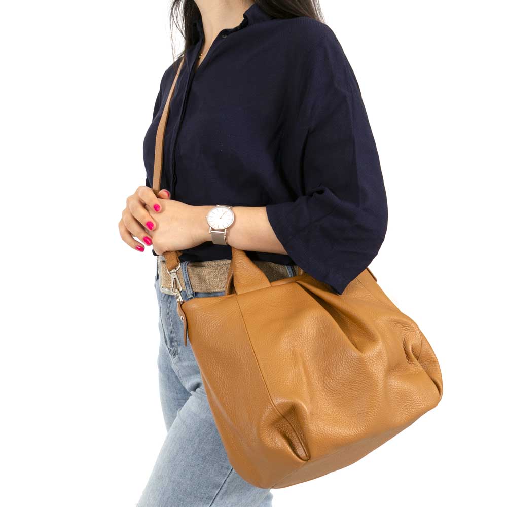 Класическа дамска чанта от италианска естествена кожа модел VELIA цвят кафяв