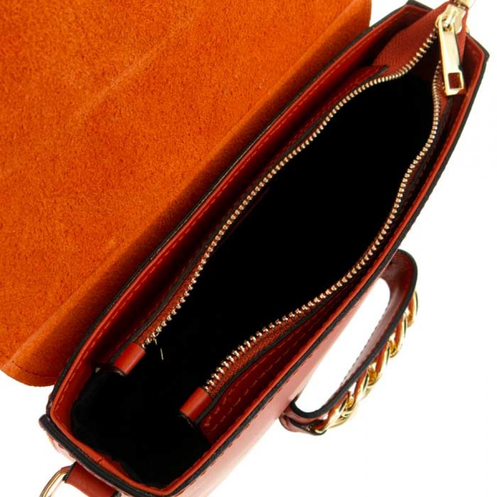 Малка дамска чанта през тялото от естествена кожа с капак оранжев цвят