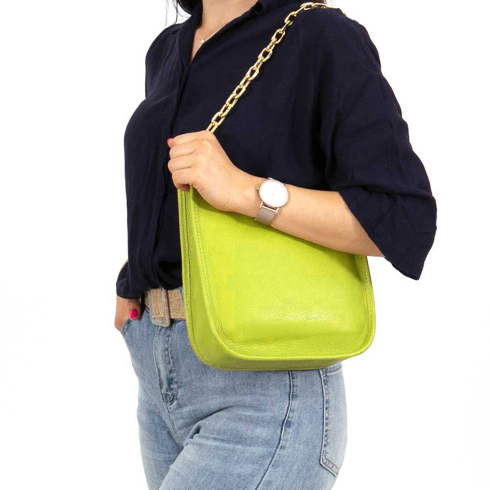 Елегантна малка дамска чанта от италианска естествена кожа модел AMBRA цвят зелен