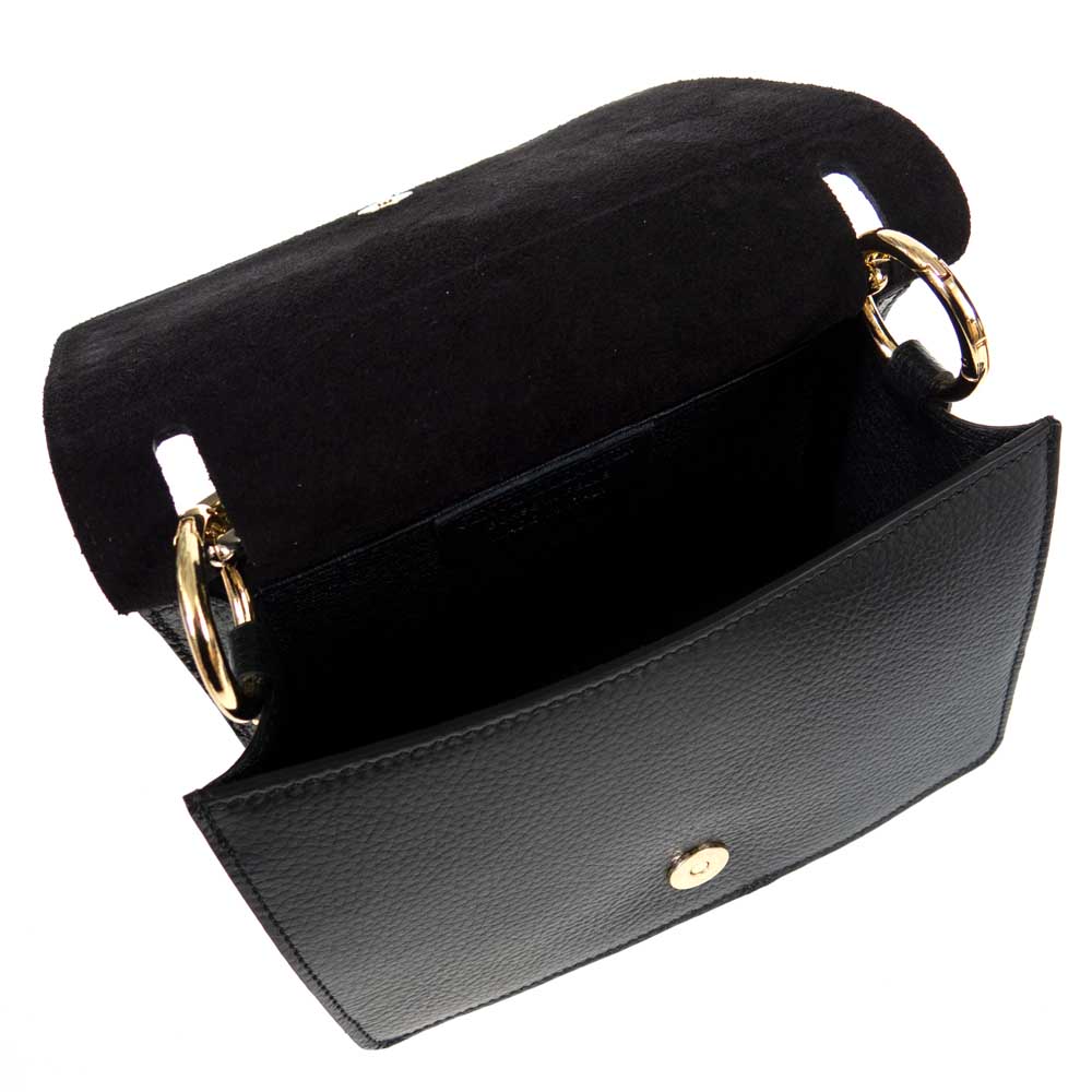 Черна дамска чанта от естествена кожа с къса дръжка тип верижка и твърда структура