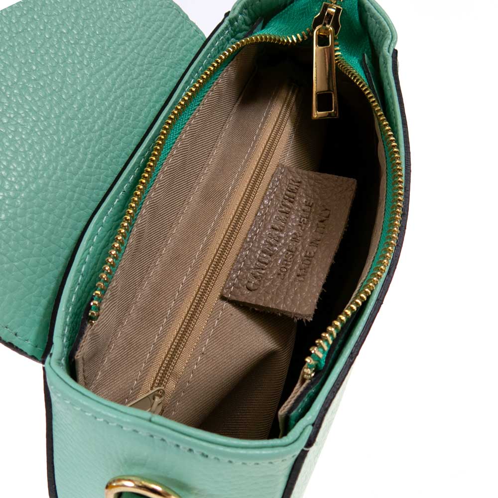 Малка дамска чанта от естествена кожа тюркоаз с твърда структура и капак