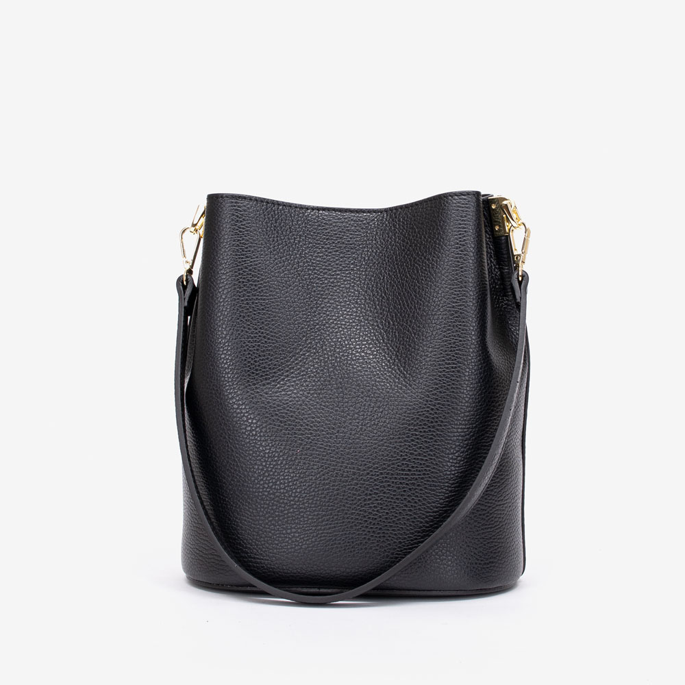 Дамска чанта модел KARINA италианска естествена кожа черен