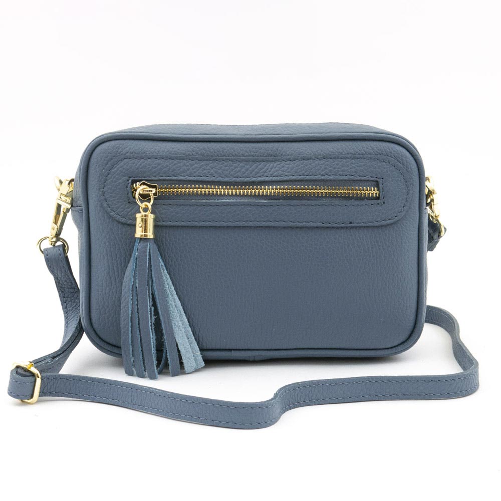 Практична малка дамска чанта от италианска естествена кожа модел BONI цвят светло син