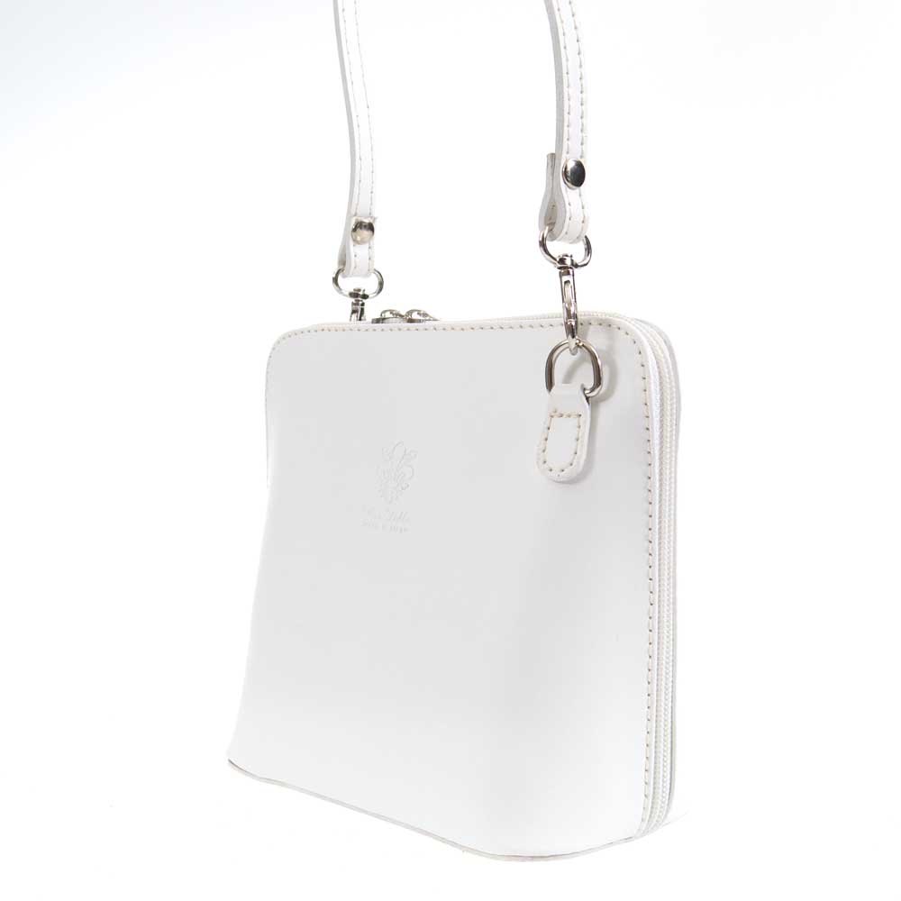 Малка дамска чанта за през рамо от естествена кожа цвят бял