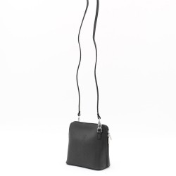 Малка дамска чанта модел CALDO италианска естествена кожа черен