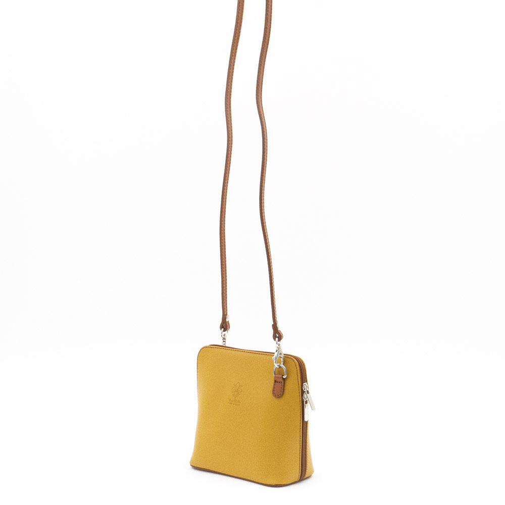 Малка дамска чанта през тялото от естествена кожа с цип жълта