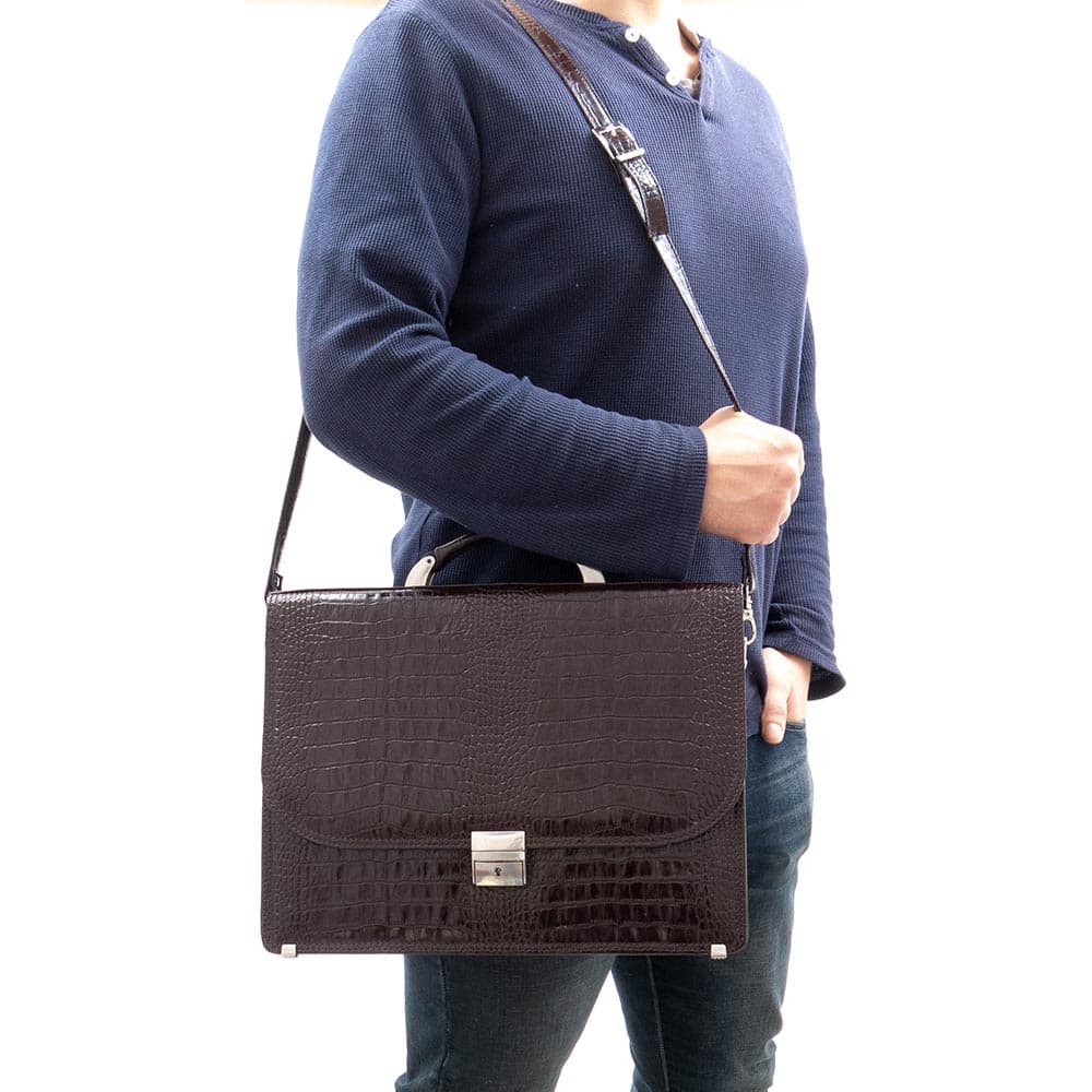 Луксозна мъжка бизнес чанта от естествена фина напа кожа ENZO NORI модел FABIANO цвят кафяв кроко