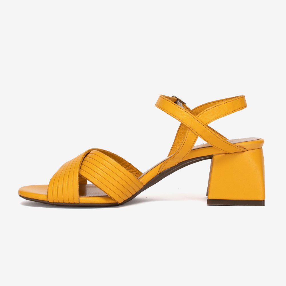 Дамски сандали на ток модел ANDREA естествена кожа жълт