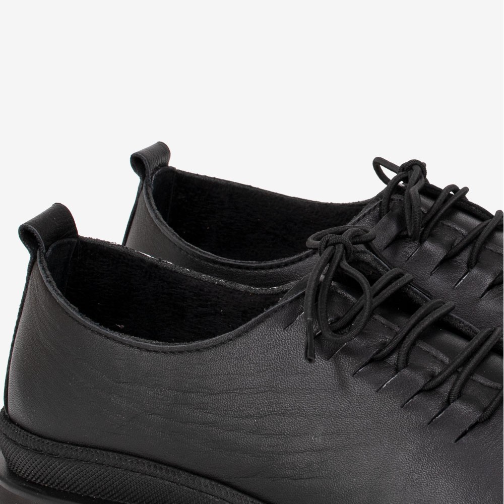 Дамски обувки модел IVY естествена кожа черен