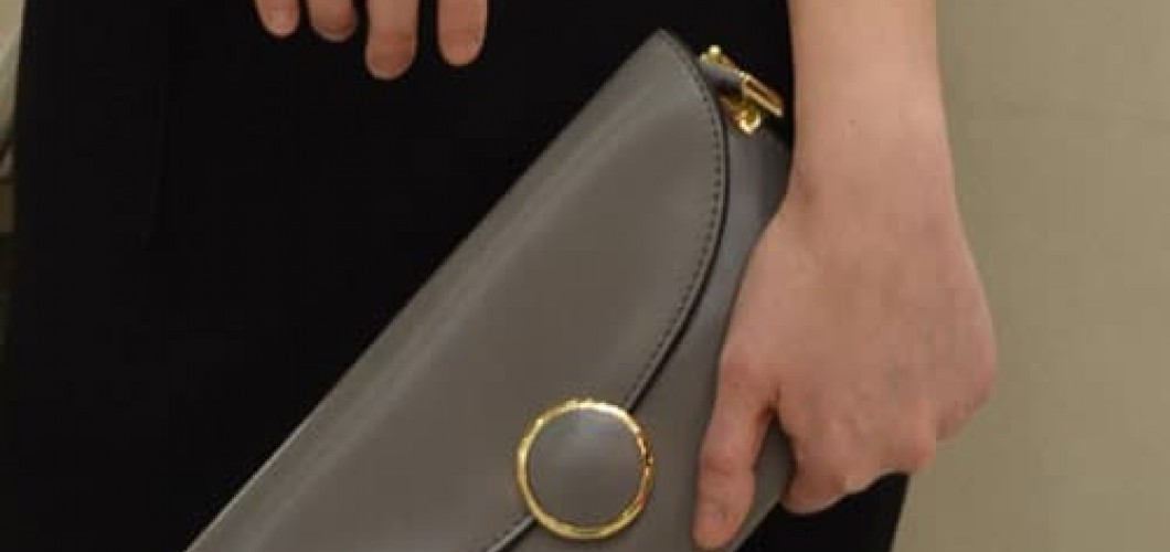 Коя е вашата дамска чанта според начина на носене?