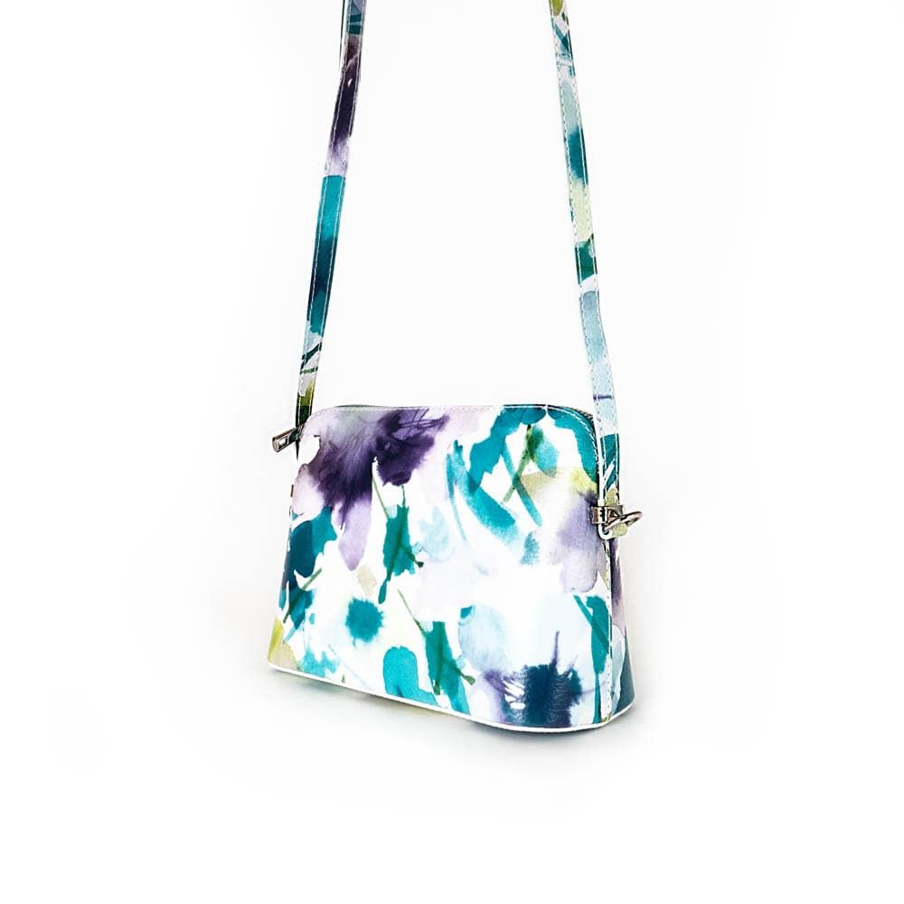 Малка дамска чанта от италианска естествена кожа модел SOLE с дълга дръжка цветя шарен син