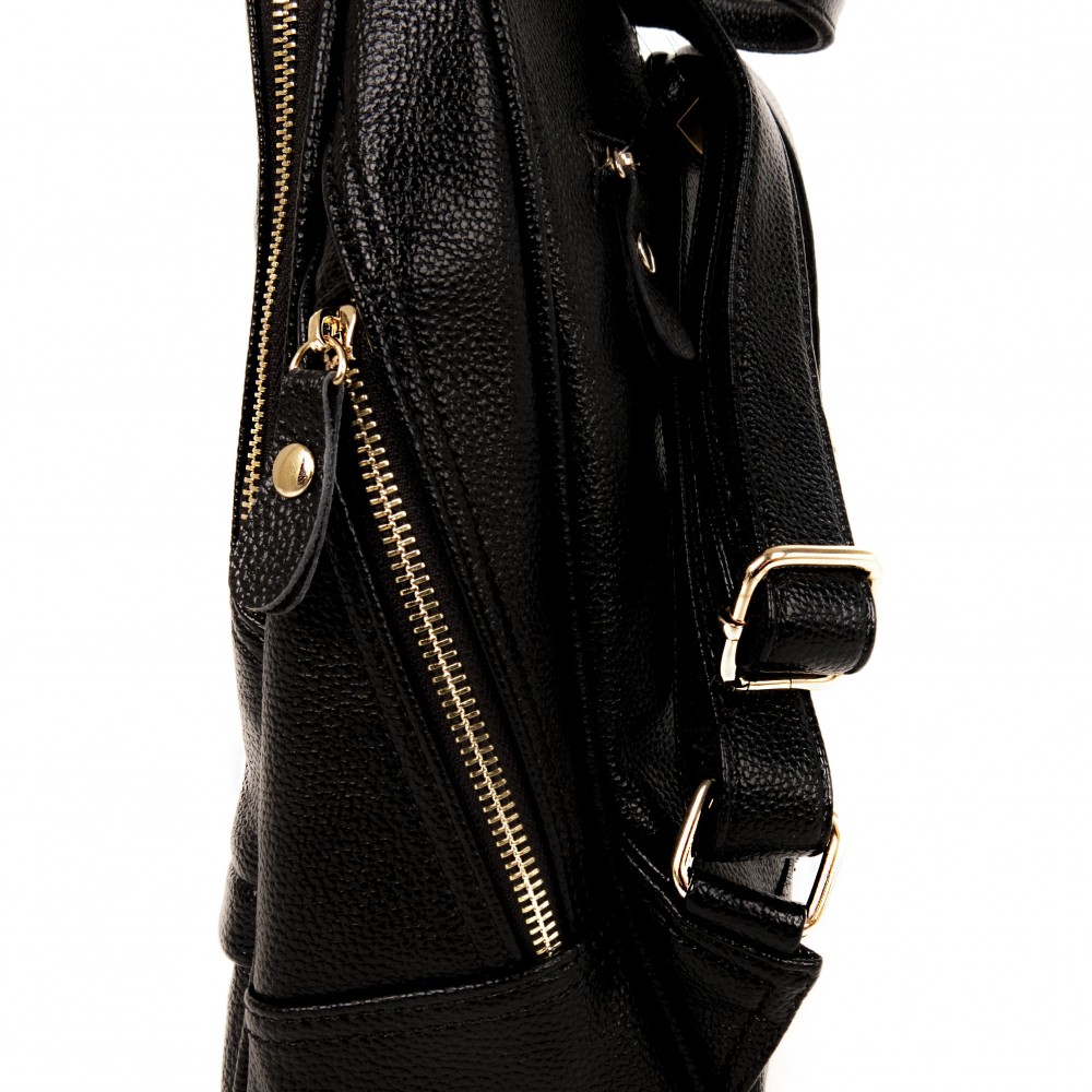 Стилна кожена дамска раница от еко кожа Paula Venti модел URBAN цвят черен