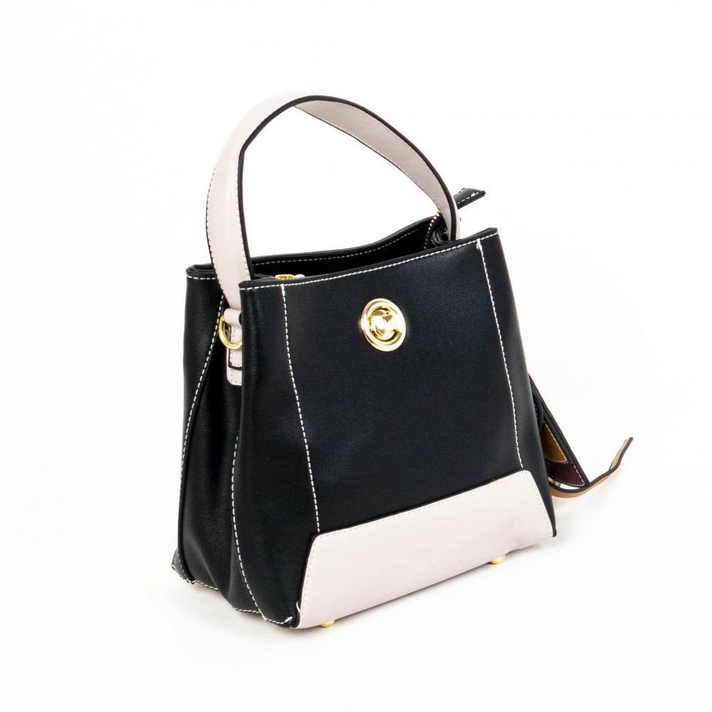 Елегантна дамска чанта PAULA VENTI модел 076 от еко кожа черен цвят с дълга подвижна дръжка 