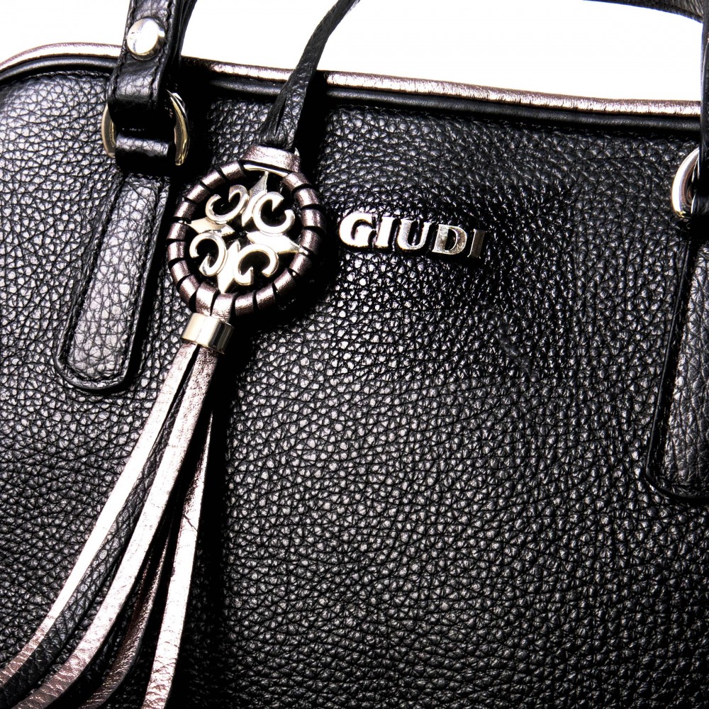 Луксозна дамска чанта на италианската марка GIUDI от естествена кожа модел STAR цвят черен